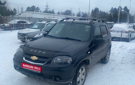 Chevrolet Niva I рестайлинг, 2018 год, 830 000 рублей, 4 фотография