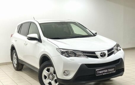 Toyota RAV4, 2015 год, 2 150 000 рублей, 3 фотография