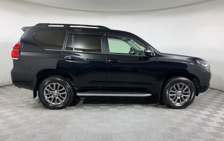 Toyota Land Cruiser Prado 150 рестайлинг 2, 2018 год, 6 100 000 рублей, 4 фотография