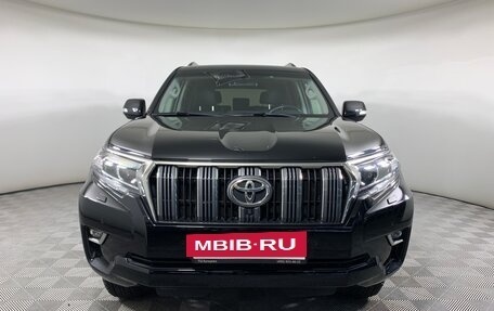 Toyota Land Cruiser Prado 150 рестайлинг 2, 2018 год, 6 100 000 рублей, 2 фотография