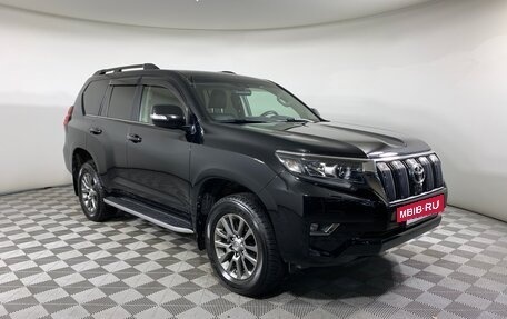 Toyota Land Cruiser Prado 150 рестайлинг 2, 2018 год, 6 100 000 рублей, 3 фотография