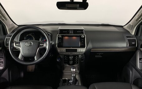 Toyota Land Cruiser Prado 150 рестайлинг 2, 2018 год, 6 100 000 рублей, 13 фотография