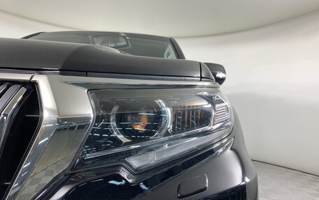 Toyota Land Cruiser Prado 150 рестайлинг 2, 2018 год, 6 100 000 рублей, 10 фотография