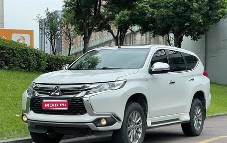 Mitsubishi Pajero Sport III рестайлинг, 2020 год, 3 250 000 рублей, 1 фотография