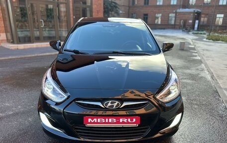 Hyundai Solaris II рестайлинг, 2012 год, 875 000 рублей, 2 фотография