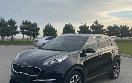 KIA Sportage IV рестайлинг, 2020 год, 2 100 000 рублей, 2 фотография