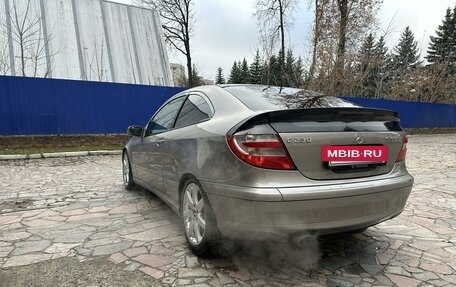 Mercedes-Benz C-Класс, 2004 год, 710 000 рублей, 5 фотография