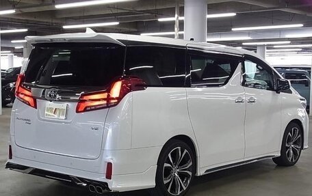 Toyota Alphard III, 2021 год, 3 800 000 рублей, 2 фотография