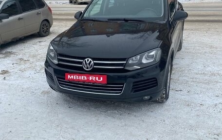 Volkswagen Touareg III, 2011 год, 2 400 000 рублей, 2 фотография