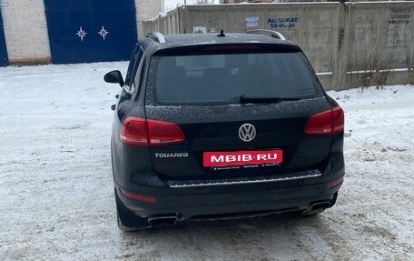 Volkswagen Touareg III, 2011 год, 2 400 000 рублей, 3 фотография