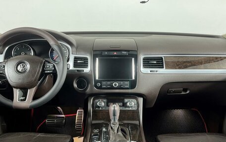 Volkswagen Touareg III, 2011 год, 2 099 000 рублей, 14 фотография