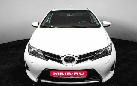 Toyota Auris II, 2013 год, 1 300 000 рублей, 2 фотография