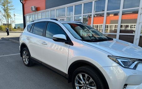 Toyota RAV4, 2018 год, 3 170 000 рублей, 6 фотография