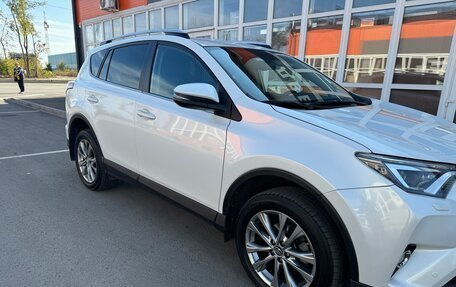 Toyota RAV4, 2018 год, 3 170 000 рублей, 5 фотография