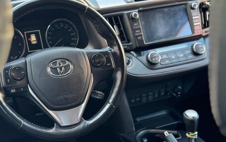 Toyota RAV4, 2018 год, 3 170 000 рублей, 14 фотография