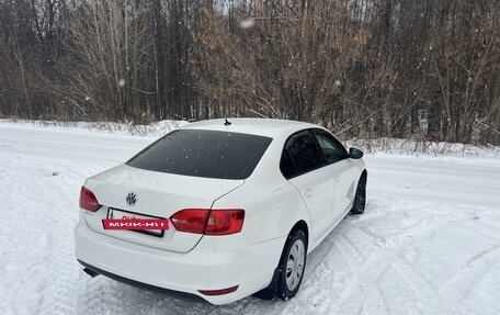 Volkswagen Jetta VI, 2011 год, 880 000 рублей, 4 фотография