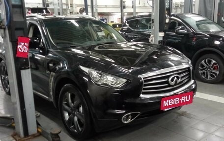 Infiniti QX70, 2013 год, 1 778 000 рублей, 2 фотография