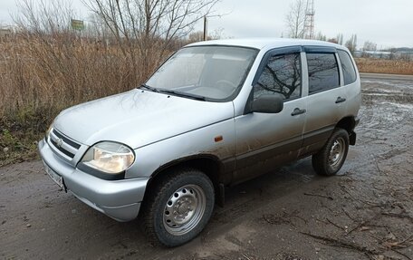 Chevrolet Niva I рестайлинг, 2003 год, 280 000 рублей, 1 фотография