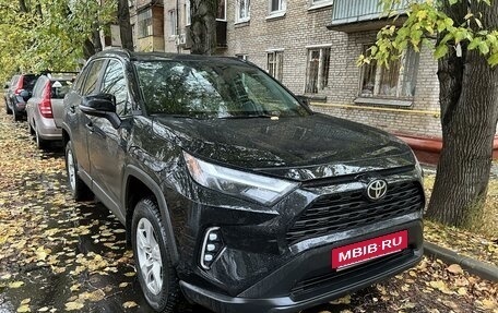 Toyota RAV4, 2023 год, 5 650 000 рублей, 3 фотография