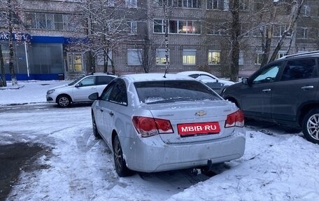 Chevrolet Cruze II, 2010 год, 800 000 рублей, 1 фотография