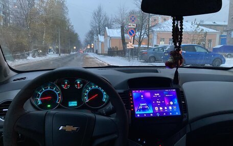 Chevrolet Cruze II, 2010 год, 800 000 рублей, 3 фотография