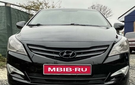 Hyundai Solaris II рестайлинг, 2015 год, 880 000 рублей, 1 фотография