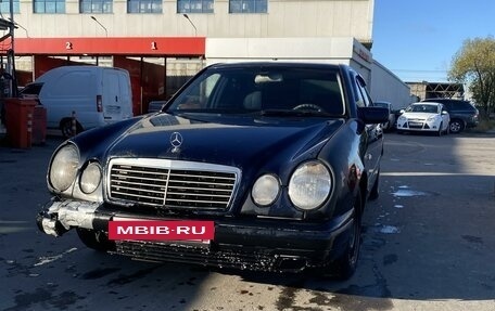 Mercedes-Benz E-Класс, 1999 год, 149 000 рублей, 2 фотография