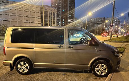 Volkswagen Multivan T6 рестайлинг, 2016 год, 3 590 000 рублей, 7 фотография