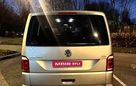 Volkswagen Multivan T6 рестайлинг, 2016 год, 3 590 000 рублей, 5 фотография