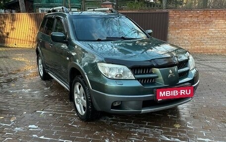 Mitsubishi Outlander III рестайлинг 3, 2005 год, 850 000 рублей, 1 фотография