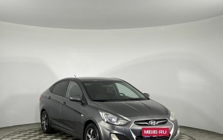 Hyundai Solaris II рестайлинг, 2011 год, 830 000 рублей, 2 фотография