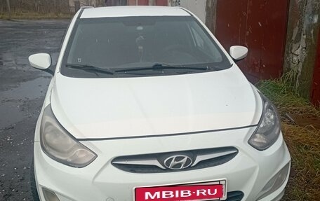 Hyundai Solaris II рестайлинг, 2011 год, 600 000 рублей, 2 фотография