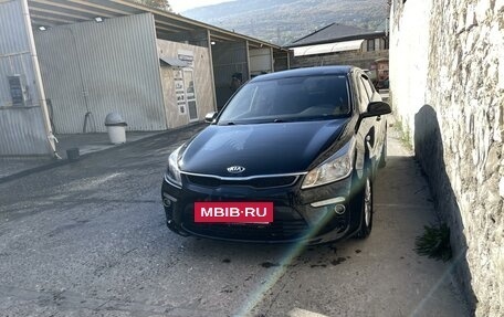 KIA Rio IV, 2017 год, 1 420 000 рублей, 2 фотография