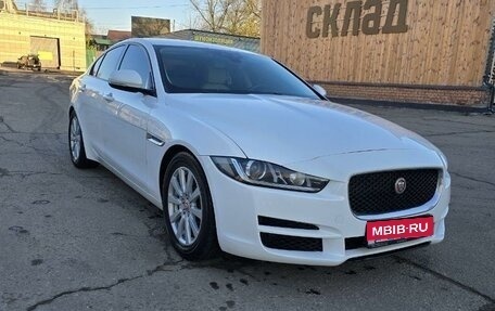 Jaguar XE I рестайлинг, 2015 год, 1 670 000 рублей, 2 фотография