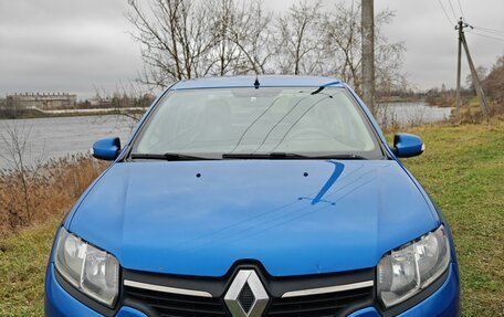 Renault Logan II, 2015 год, 750 000 рублей, 2 фотография