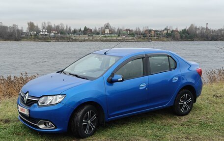 Renault Logan II, 2015 год, 750 000 рублей, 3 фотография