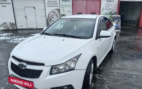 Chevrolet Cruze II, 2011 год, 750 000 рублей, 3 фотография