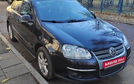 Volkswagen Jetta VI, 2010 год, 580 000 рублей, 2 фотография