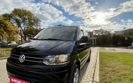 Volkswagen Caravelle T5, 2014 год, 2 800 000 рублей, 2 фотография