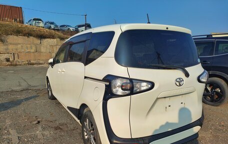 Toyota Sienta II, 2017 год, 1 590 000 рублей, 4 фотография