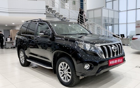 Toyota Land Cruiser Prado 150 рестайлинг 2, 2017 год, 4 550 000 рублей, 3 фотография