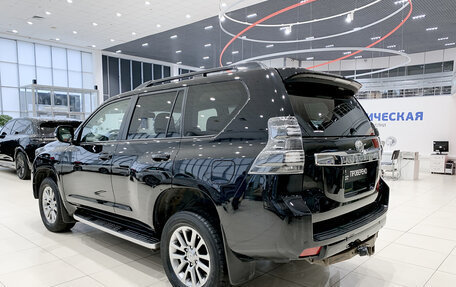 Toyota Land Cruiser Prado 150 рестайлинг 2, 2017 год, 4 550 000 рублей, 7 фотография