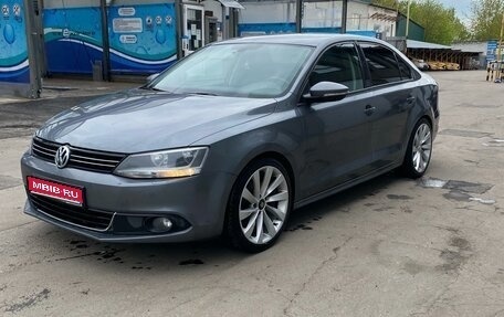 Volkswagen Jetta VI, 2013 год, 1 410 000 рублей, 1 фотография