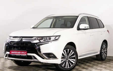 Mitsubishi Outlander III рестайлинг 3, 2022 год, 3 249 900 рублей, 1 фотография