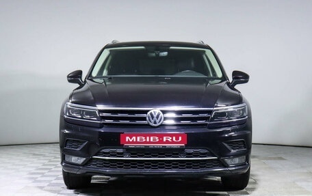 Volkswagen Tiguan II, 2018 год, 2 520 000 рублей, 2 фотография