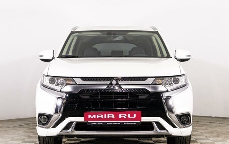 Mitsubishi Outlander III рестайлинг 3, 2022 год, 3 249 900 рублей, 2 фотография