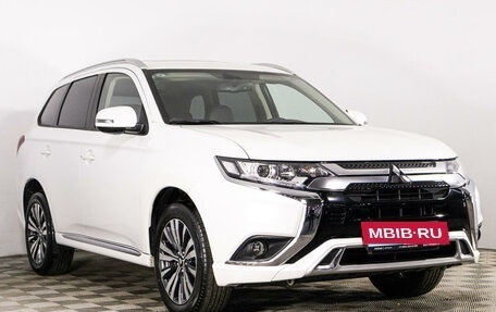 Mitsubishi Outlander III рестайлинг 3, 2022 год, 3 249 900 рублей, 3 фотография