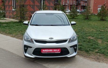 KIA Rio IV, 2017 год, 860 000 рублей, 1 фотография