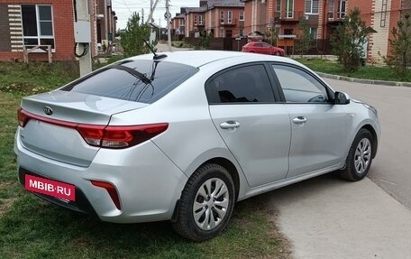 KIA Rio IV, 2017 год, 860 000 рублей, 4 фотография