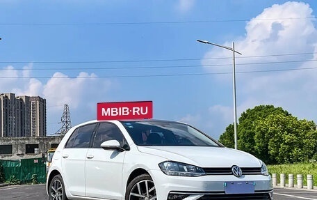 Volkswagen Golf VIII, 2021 год, 1 670 000 рублей, 3 фотография